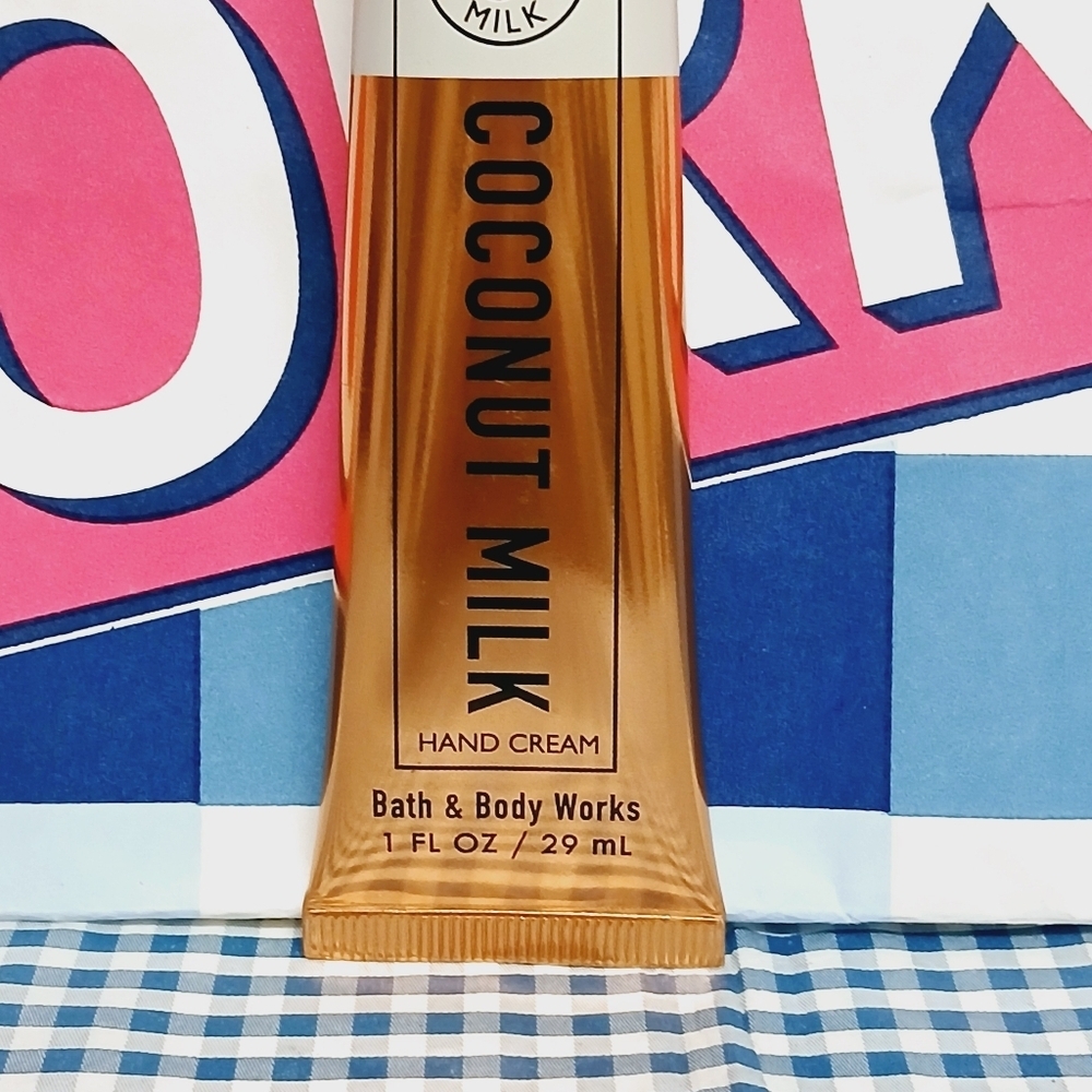 Bath and Body Works Coconut Milk Hand Cream - Picture 2 of 3
